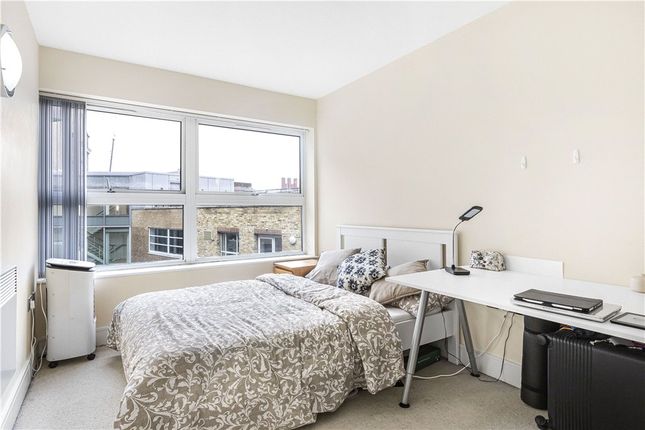 Thumbnail Flat for sale in Hatton Wall, London