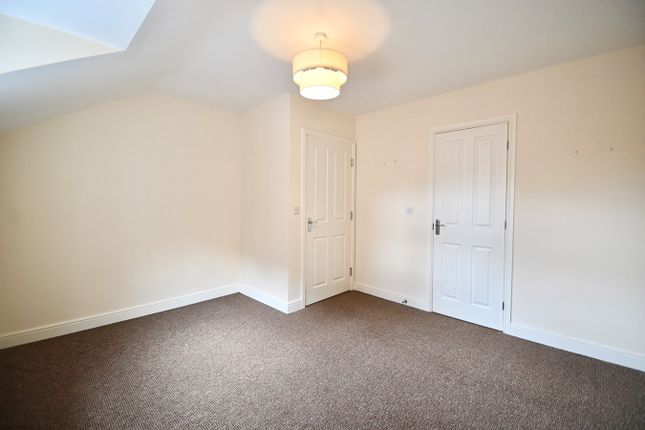 Flat to rent in Swan Court, Askern, Doncaster