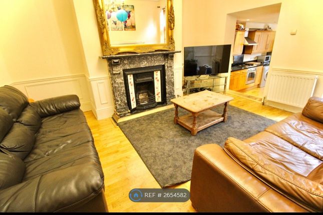 Stunning Lounge With 65 Smart Tv