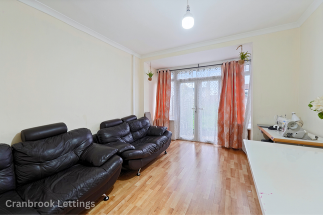 91, Springfield Drive, Ilford photo 2