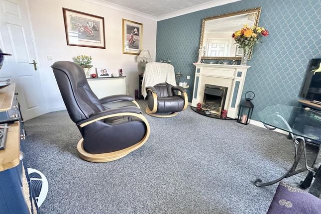 Imperial Court, Marine Parade West, Clacton-on-Sea photo 4
