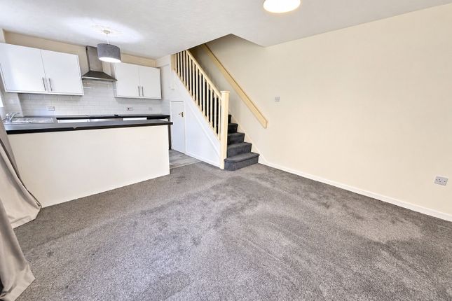 319, Foxdale Drive, Brierley Hill photo 3