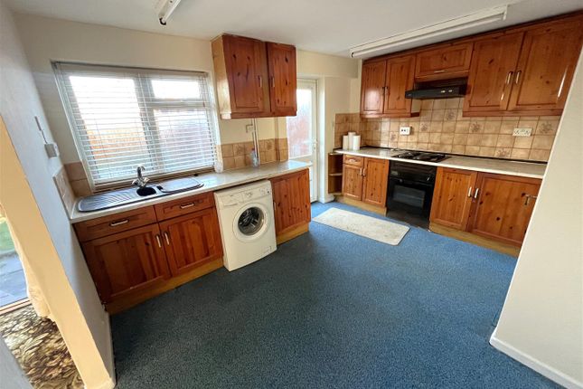 9, Knights Way, Newent photo 4