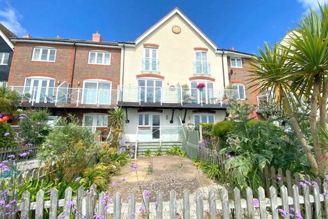 Thumbnail Terraced house to rent in Mariners Quay, Littlehampton, West Sussex