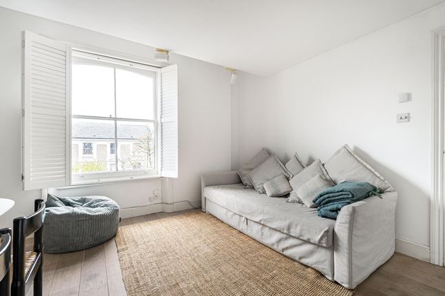 86, Oxford Gardens, London photo 3