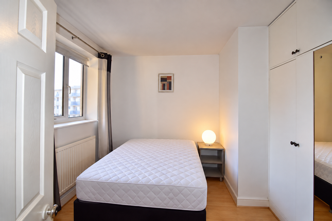 Flat 20, Wickford House, London photo 4