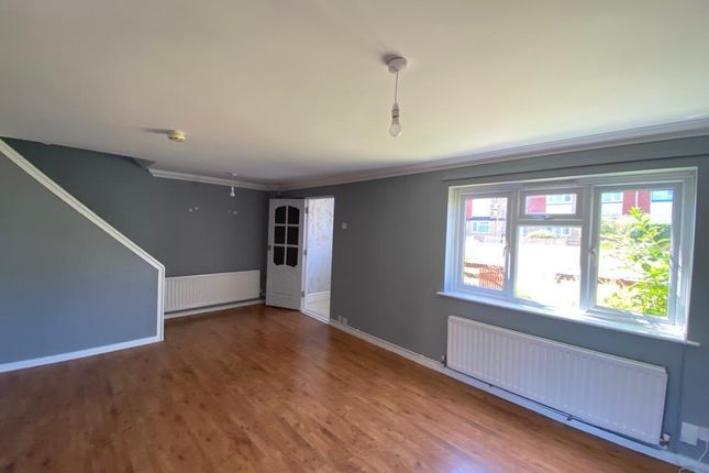 73, Bredgar Close, Ashford photo 2