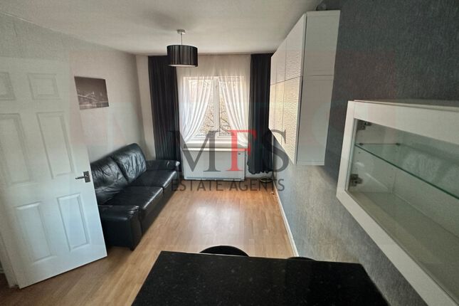 23, Copthorne Mews, Middlesex photo 3