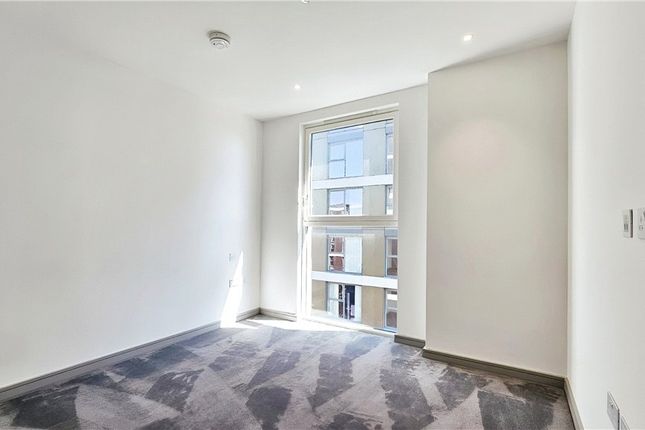 Flat 65, Lily House, 2, Eden Grove, Surrey photo 4