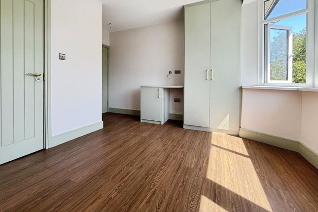 Room 6, 368, Church Road, Middlesex photo 2
