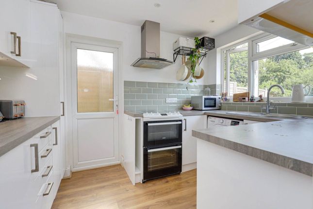 73, Shiplake Bottom, Henley-On-Thames photo 4