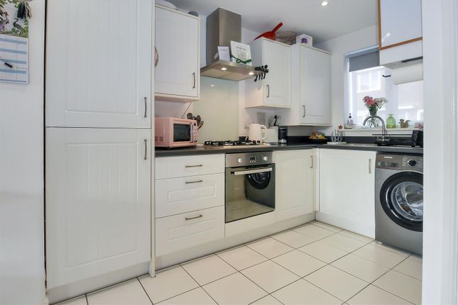 2, Meaden Way, Bognor Regis photo 4