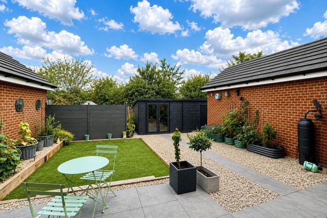 7, Blackberry Grove, Cam photo 2