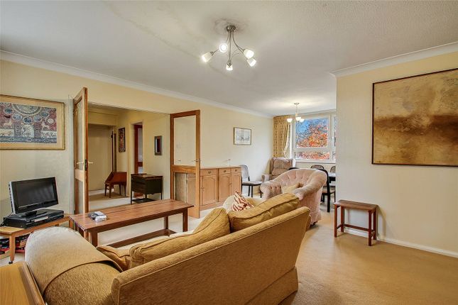 Flat 10, Noblefield Heights,, Great North Road, London photo 4