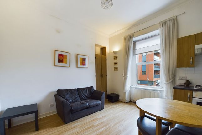 1/1 227 Clarkston Road, Glasgow photo 2