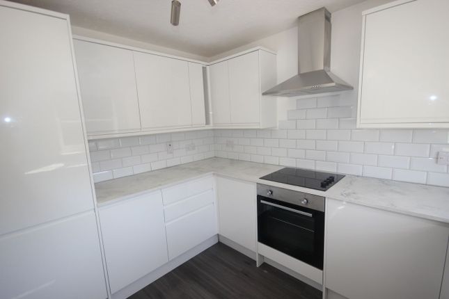 18, Derwent Close, Amersham photo 2