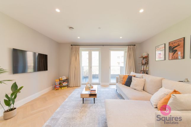 Apt 11, 3 Explorer Way, London photo 3