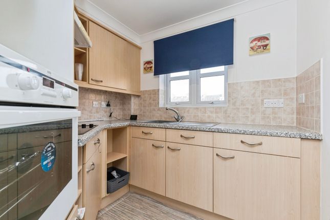 26, Fairweather Court, Darlington photo 3