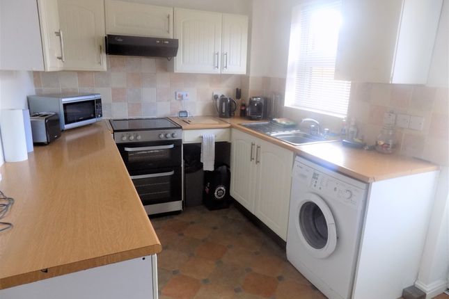 25 Muirfield, Luton photo 4