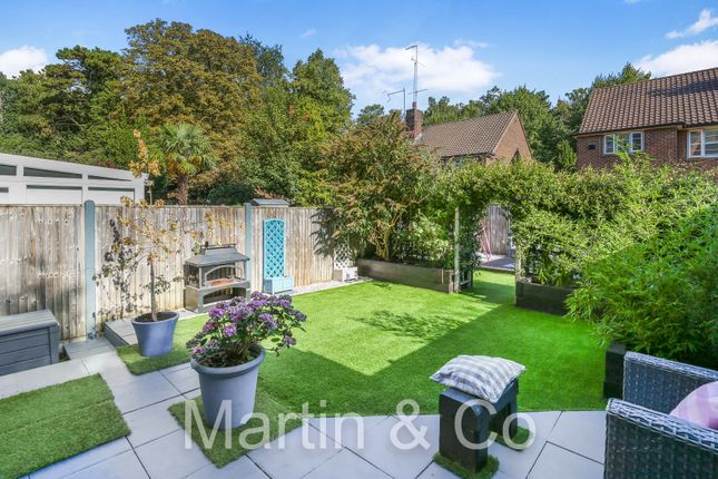 4, Sycamore Close, South Croydon photo 3