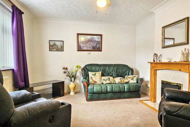 7, Manor Lane, Stourbridge photo 3