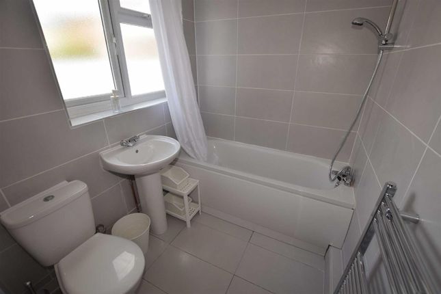 12 Johnston Terrace, London photo 5