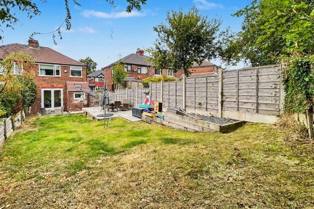 4 Hilltop Grove, Manchester photo 4