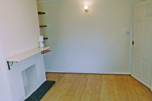 3, Barton Close, Derby photo 4