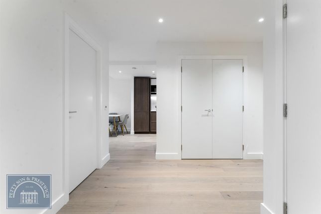 1-bed flat on Flat 26 Dispatch House, 4 Paragon Square, London, £1,050,000