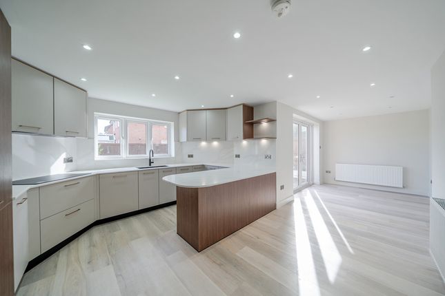Wike Ridge Avenue, Leeds photo 4
