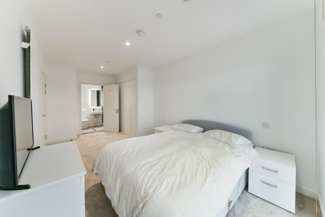 Flat for sale in Flotilla House, 12 Cable Street, London