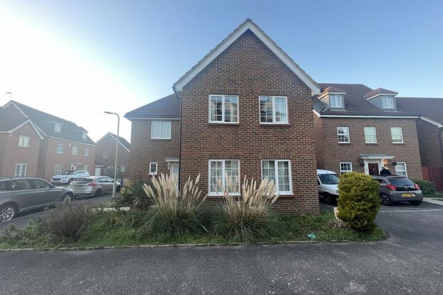 Thumbnail Detached house to rent in Chatsworth Park, Winnersh