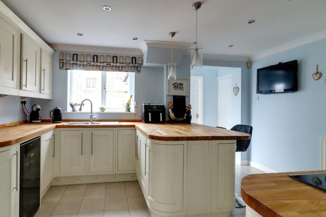 6. Kitchen 3