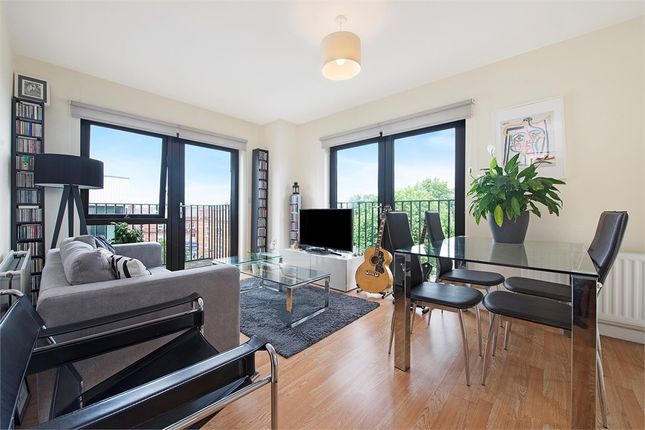 Flat for sale in Newman Close, Willesden Green, London