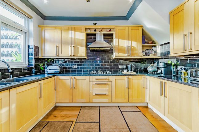 Terraced house for sale in Melrose Avenue, London