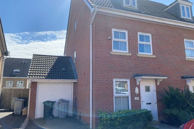 4 bed semi-detached house to rent in Neals Crescent, Grantham NG31