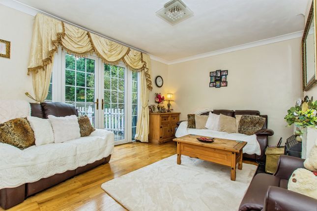 12, Lutton Bank, Spalding photo 2