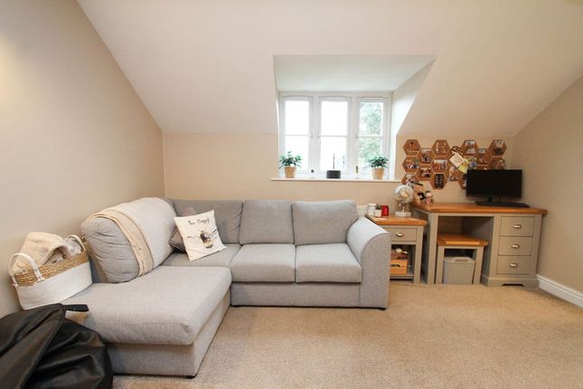 Flat 6 Kingshill Court, 69, North Street, Nailsea photo 2