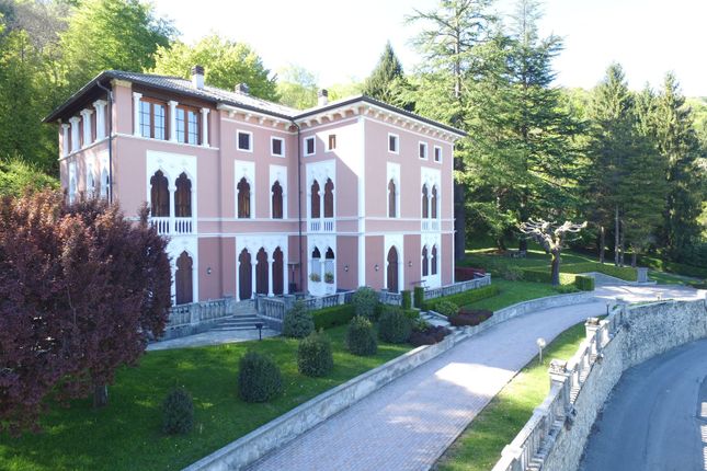 Thumbnail Apartment for sale in Apartment In Period Villa, Lanzo Intelvi, Alta Valle Intelvi, Lake Como, 2026