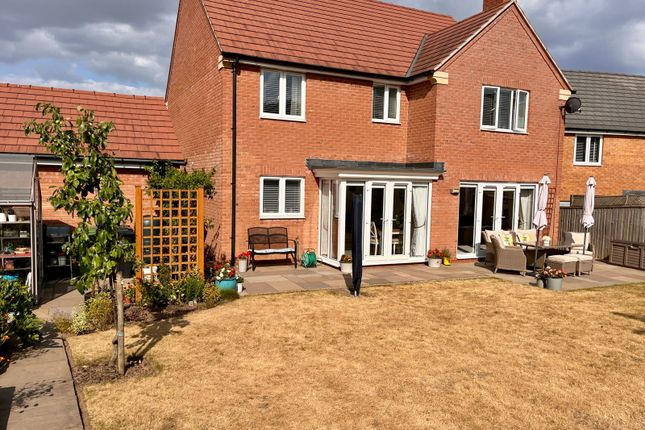 2, Iris Close, Loughborough photo 3