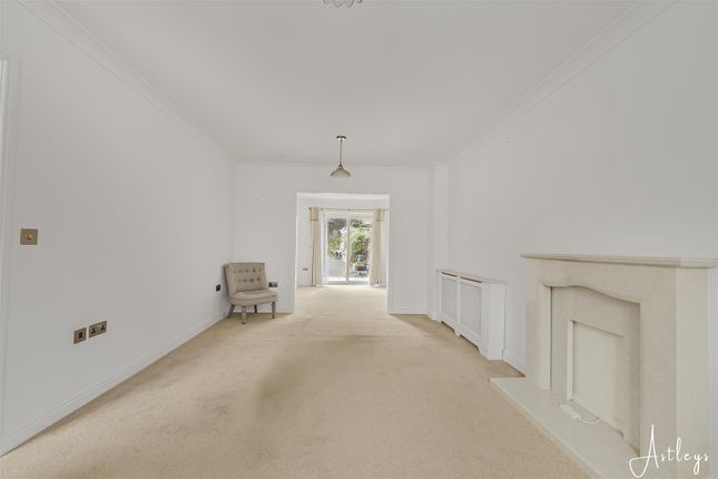 9, Tennant Grove, Neath photo 4