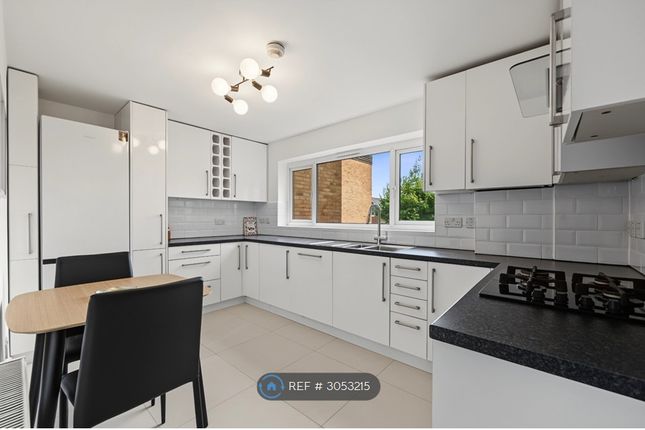 Flat, Sunningfields Road, London photo 3