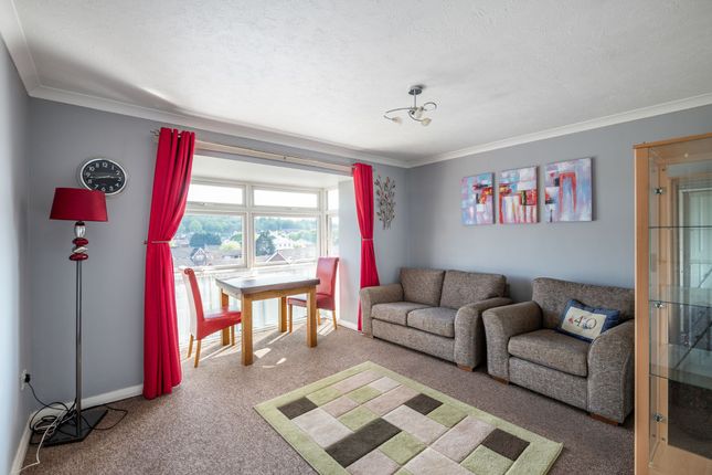 Flat 6, Douglas Houghton House, Redhill photo 3