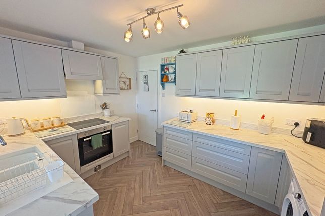 25, Hall Lane, Skegness photo 2