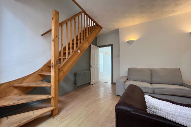 3-bed terraced on 9, Fitzroy Street, Cardiff, £1,725/mo