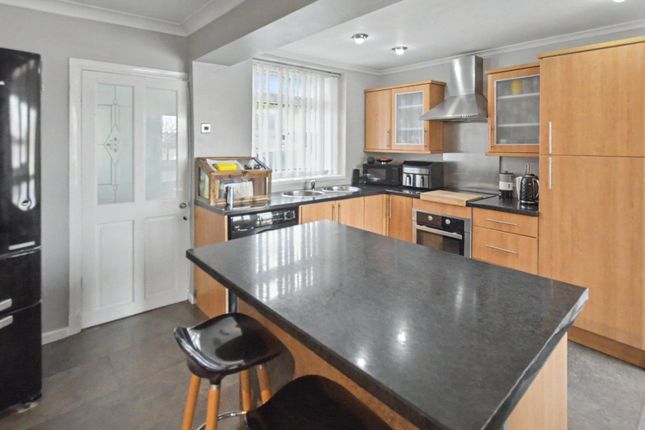 207, Whitehall Road, West Yorkshire photo 3