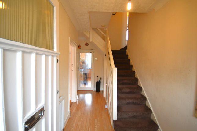 30, Oxenpark Avenue, Wembley photo 2