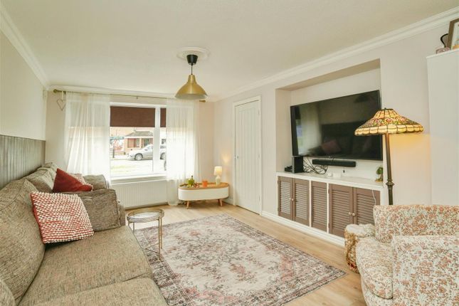 44, Oak Tree Lane, Haxby York photo 2