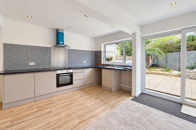 22, Burton Villa Close, Brixham photo 2