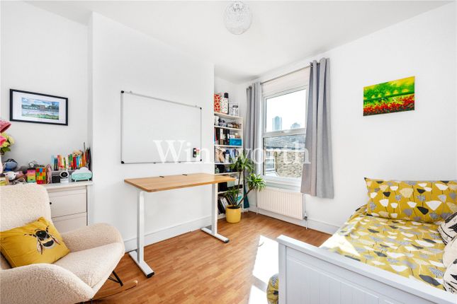 Flat for sale in Hermitage Road, London